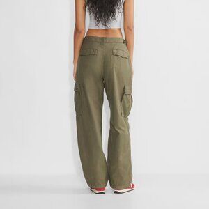 Aritzia Tna Army Green Supply Cargo Pants, Size 2